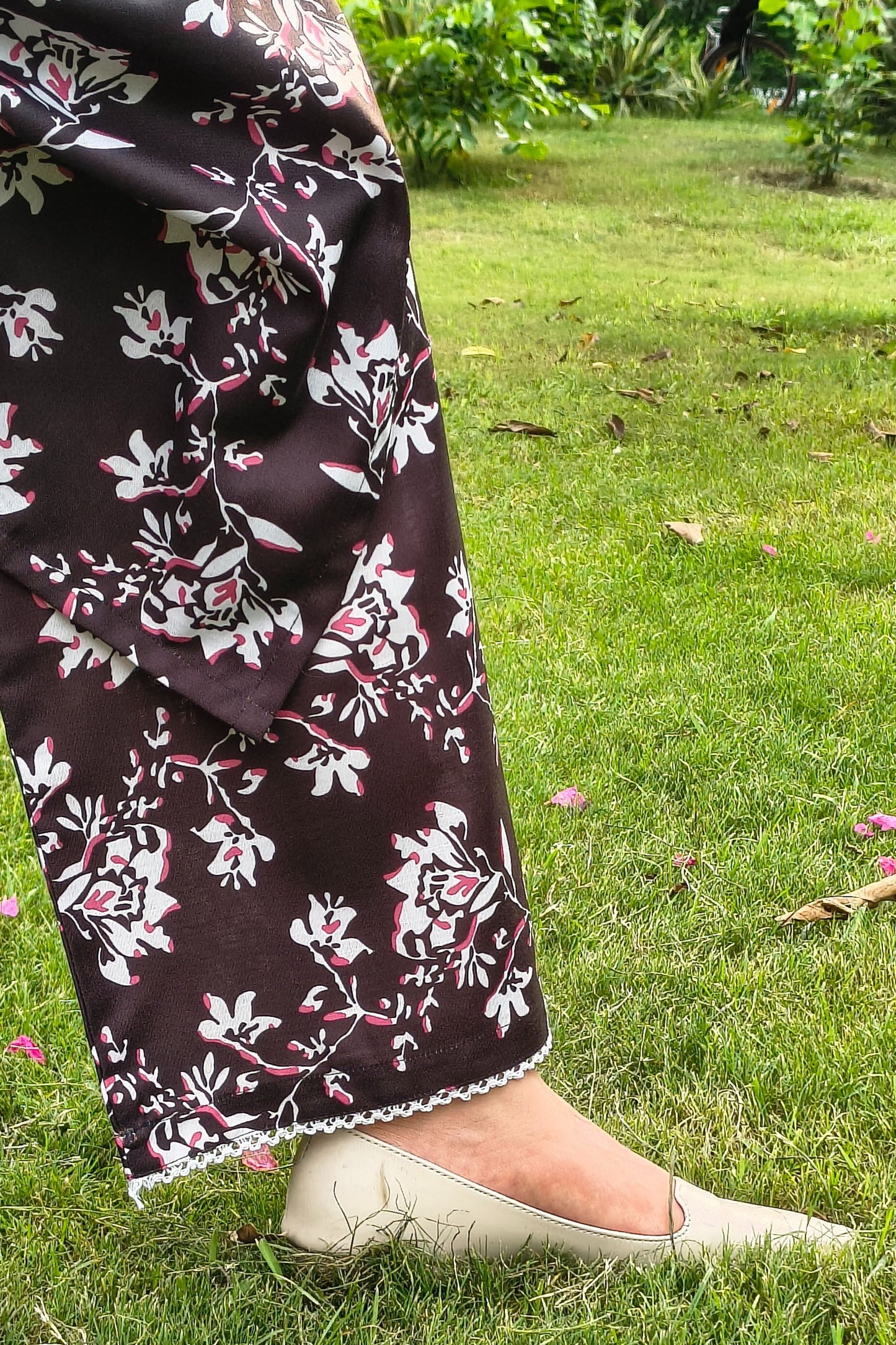 Floral Printed Kurta Pant Set – Black Cotton Blend