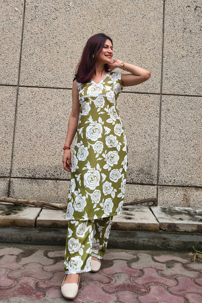 Green Lace Detailing Yoke Kurta Pant Set